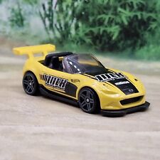 Hot Wheels Mazda MX-5 Miata Diecast Model 1/64 (18) Excellent Condition.