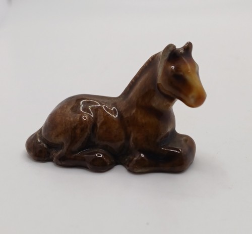 Vintage wade whimsies - wade, sitting