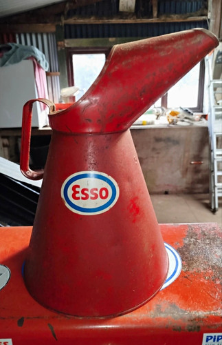 Rare vintage litre esso red - rare,