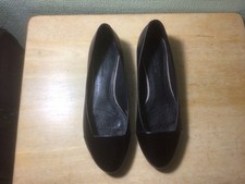 Women’s Black Flat Leather