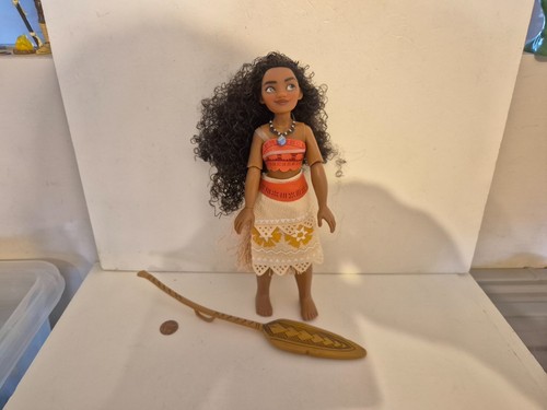 Disney store classic moana - classic,