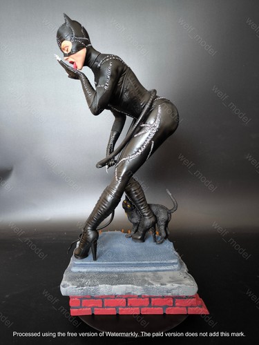 Painted catwoman statue 4 - painted,