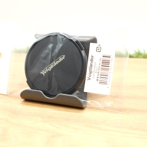Voigtlander front lens - front,