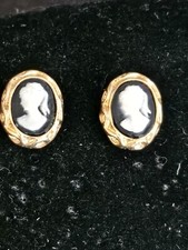 Beautiful Pair Of Gold Toned Cameo Stud Earrings Very Pretty