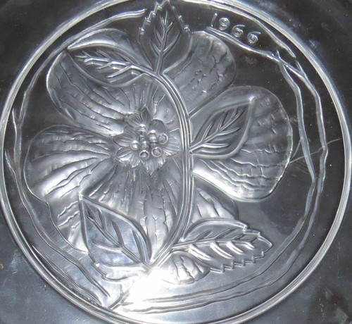 Lalique inch glass plate - 8.5/8,