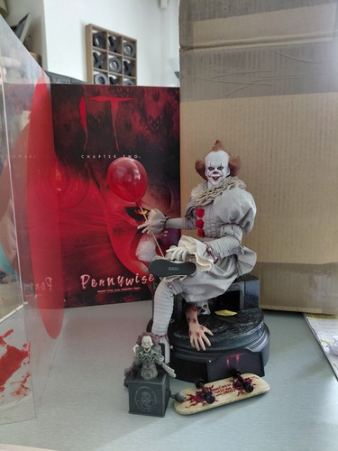 Hot toys pennywise - toys,