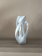 Minimalist Modern Twisted