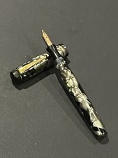 Mentmore Autoflow Fountain Pen. Green Marbled With 14ct Gold Nib