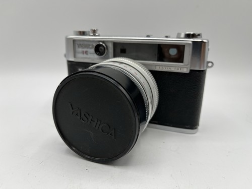 Mechanically working yashica - working,