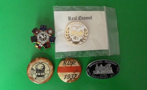 Various railway badges - various,