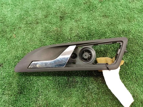 Interior left front handle - front,