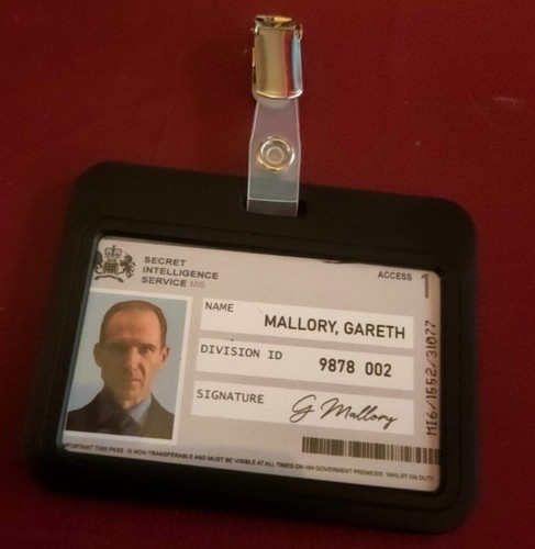 Prop james bond - , &