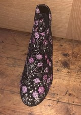Evan’s Ankle Boots Floral