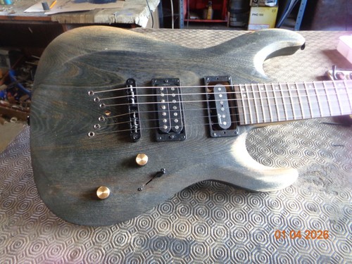 Wide neck electric guitar - wide-neck,