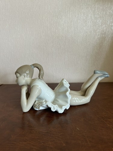 Nao lladro pensive ballet - nao, "pensive