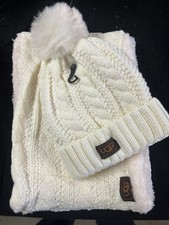 UGG WHITE INFINITY HAT AND