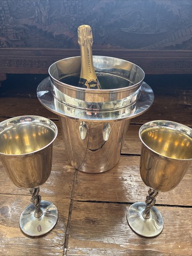 Very cool vintage - very, champagne