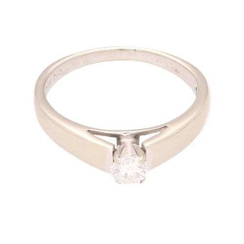 18carat white gold 33ct - 18carat,