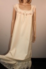 VTG 70S CREAM ST MICHAEL SILKY LIQUID SATIN & LACE NIGHTDRESS, SIZE 18 LONG