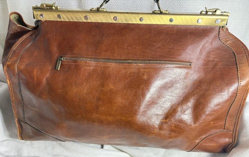 Old angler leather duffle - old,