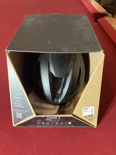 Specialized evade iii size - iii,