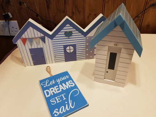 Wooden beach hut money box - wooden,
