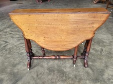 Antique gate leg drop leaf