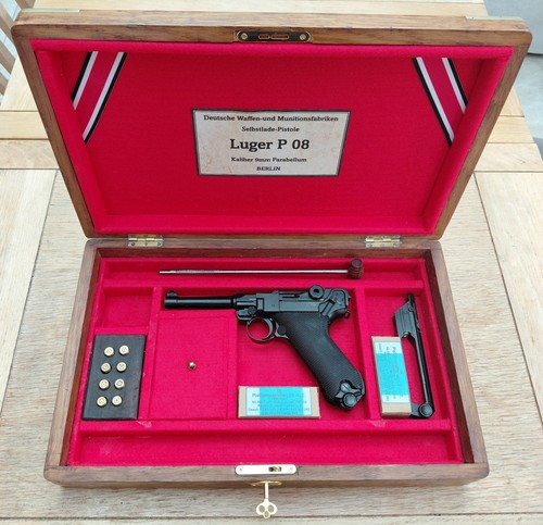Vintage wooden pistol case - pistol,