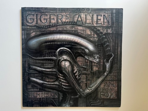 Giger alien titan - r, giger's