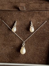 Ernest Jones Pearl Diamond