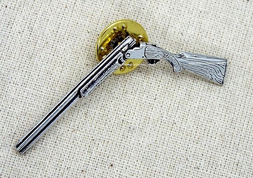 Broken shotgun pin badge - broken,