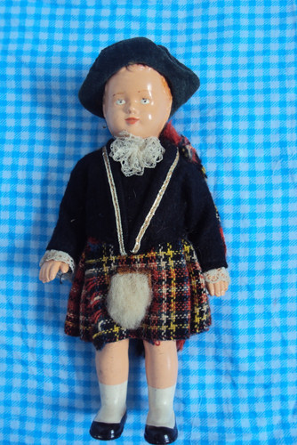 Unusual vintage composition - unusual, 6"