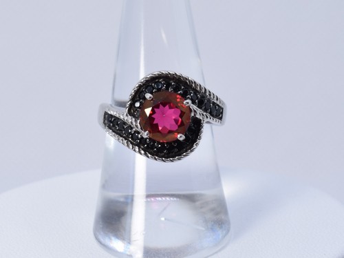 Red and black spinel swirl - red,