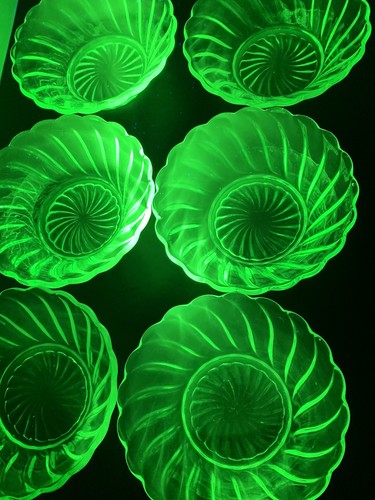 Bagley glass carnival - glass, swirl'