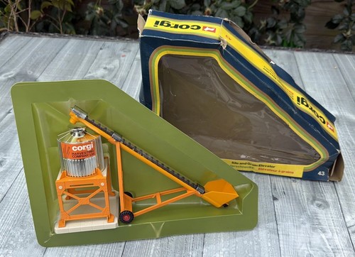 Corgi farm silo grain - farm,