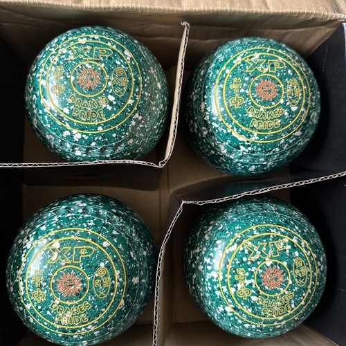 Drakes pride lawn - bowls,