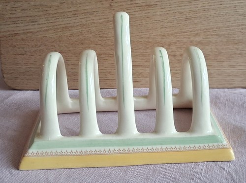 Beautiful 1930s toast - , rack