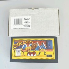 Britains Circus 8672 Lion Tamer & Lion Metal Figures & Booklet Boxed 1997