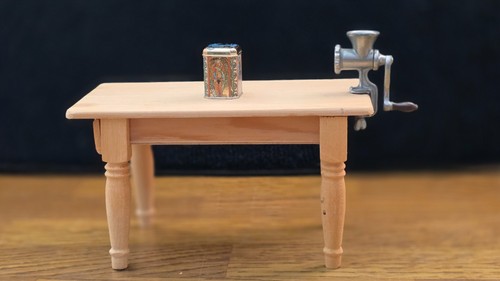 Used dolls house scale - house, 1/12