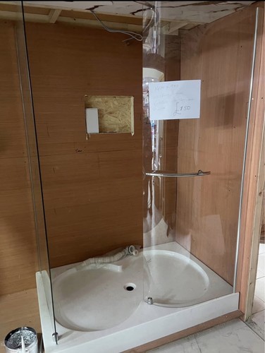 1400 900 walk shower - 1400, x