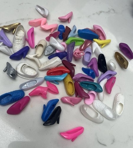 Barbie odd shoe - odd,