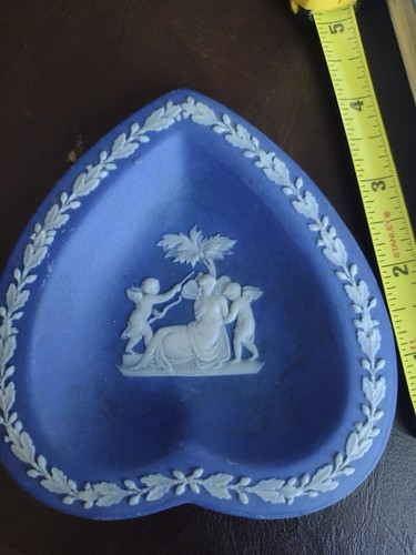 Wedgwood cupid binds psyche - wedgwood,,