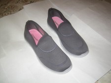 Ladies shoes ‘ DAMART ‘ – size 7 – grey – good condition
