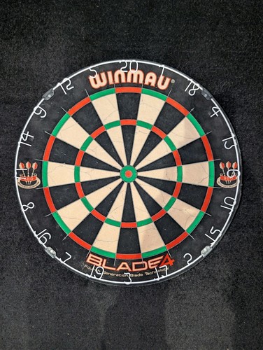 Winmau blade dartboard - 4,