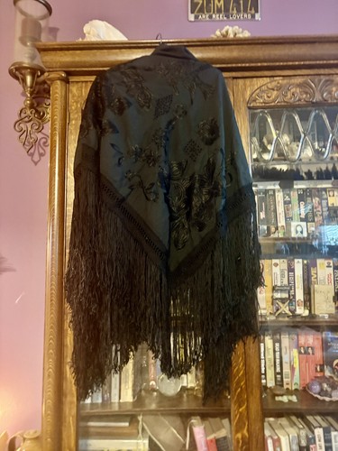Vintage embroidered piano - vintage,