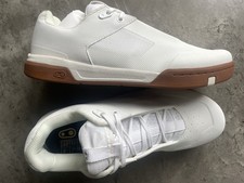 Crank Brothers Stamp Lace