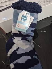 BNWT Gorgeous Pair Of Navy Blue Camouflage Patterned Muk Luks Size L/XL 6- 8.5