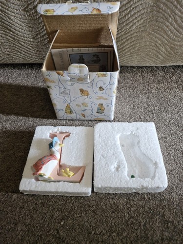 Alphabet jemima puddle duck - alphabet, l