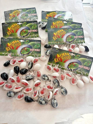 Alien egg keyrings - 93,