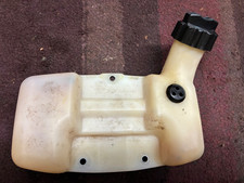 MCCULLOCH B26 STRIMMER FUEL TANK ASSY.